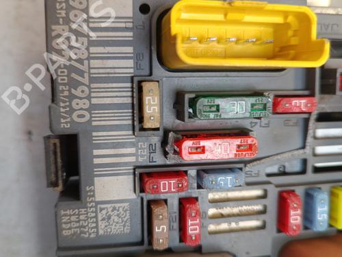 Used Fuse box Fuse box 38088201 38088201