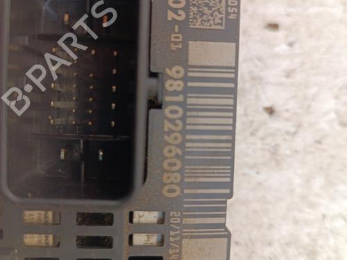 Used Fuse box Fuse box 38788404 38788404