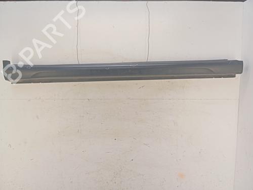 Used Right sideskirt Right sideskirt 38010139 38010139