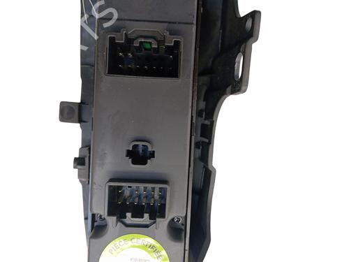 Interrupteur de vitre avant gauche Interrupteur de vitre avant gauche MAZDA 2 (DE_, DH_) 1.4 MZR-CD (68 hp) 34641984 34641984