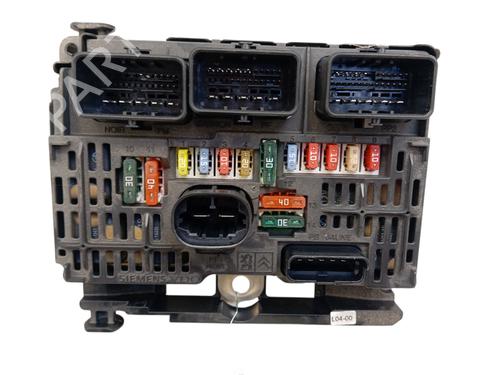 Used Fuse box Fuse box CITROËN C4 Coupe (LA_) 2.0 HDi (136 hp) 36472968 36472968