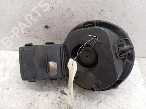 fuel-flap-renault-megane-iv-hatchback-b9amn_-2015-36769113 main image