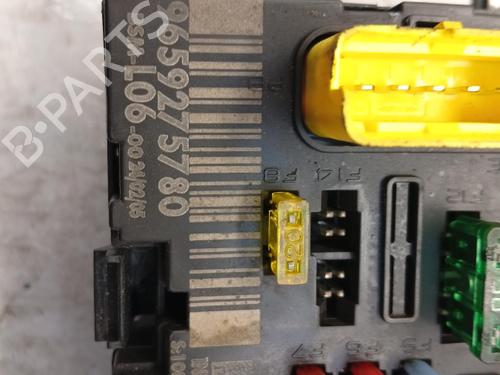 Used Fuse box Fuse box PEUGEOT 307 (3A/C) 1.6 HDi (90 hp) 40348354 40348354