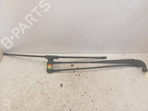 front-windshield-wiper-arm-toyota-aygo-_b4_-2014-39213764 main image