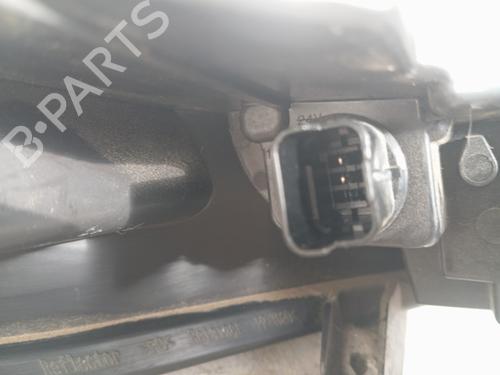 Used Left daytime light Left daytime light 39081040 39081040