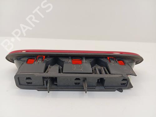 Troisième feu stop Troisième feu stop RENAULT CLIO I (B/C57_, 5/357_) 1.2 (B/C/S57A, B/C57S, 5/357F, 5/357J, 5/357L, 5/357R) (58 hp) 34324900 34324900