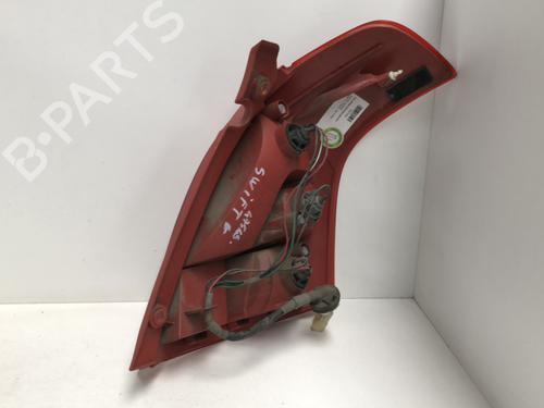 Feu arrière gauche Feu arrière gauche SUZUKI SWIFT III (MZ, EZ) 1.3 DDiS (RS413D) (69 hp) 34320524 34320524