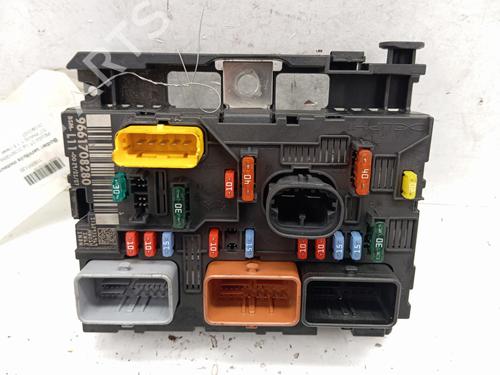 Used Fuse box Fuse box 34328641 34328641