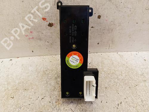 Pulsantiera anteriore sinistra Pulsantiera anteriore sinistra HYUNDAI i30 (FD) 1.6 CRDi (90 hp) 37078056 37078056