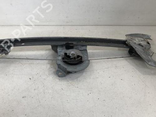 Rudehejsemekanisme Højre foran Rudehejsemekanisme Højre foran PEUGEOT 107 (PM_, PN_) 1.0 (68 hp) 34321674 34321674