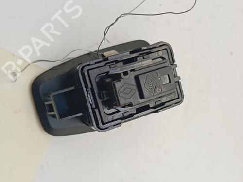 right-front-window-switch-renault-arkana-i-lcm_-ldn_-2019-34327079 main image