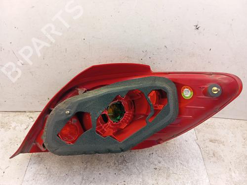 left-taillight-peugeot-307-3ac-2000-2001-2002-2003-2004-2005-2006-2007-2008-2009-2010-2011-2012-37077740 main image