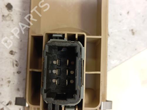Used Right front window switch Right front window switch RENAULT MODUS / GRAND MODUS (F/JP0_) 1.6 (JP03, JP0B, JP0U, JP0Y, JP1G) (112 hp) 34329165 34329165