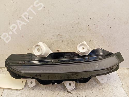 Used Left daytime light Left daytime light 37077592 37077592