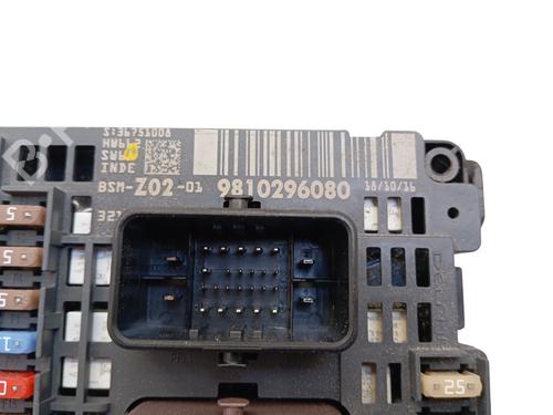 Used Fuse box Fuse box 37504116 37504116