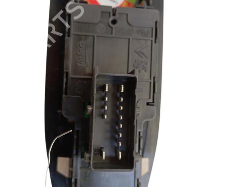Used Left front window switch Left front window switch PEUGEOT 208 I (CA_, CC_) 1.2 VTI 82 (82 hp) 35810031 35810031