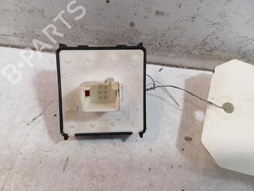 Used Left front window switch Left front window switch CITROËN C4 CACTUS 1.2 THP 110 (110 hp) 34324862 34324862