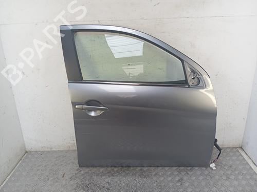 Used Right front door Right front door 38010137 38010137