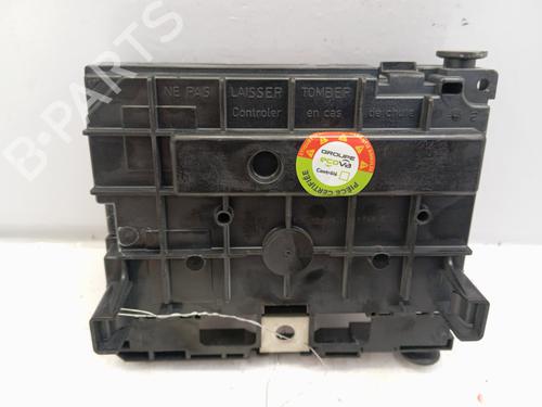 Used Fuse box Fuse box 37673454 37673454