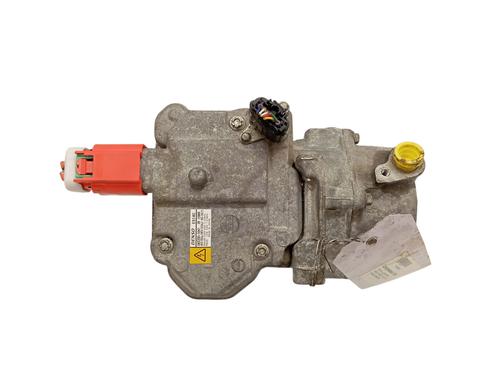 Used AC compressor AC compressor TOYOTA YARIS (_P13_) 1.5 Hybrid (NHP130_, NHP130) (101 hp) 34327447 34327447