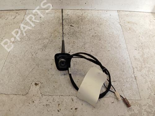 antennabase-renault-megane-iv-hatchback-b9amn_-2015-36769087 main image