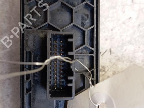 Used Left front window switch Left front window switch RENAULT MEGANE IV Hatchback (B9A/M/N_) [2015-2026] 36769089 36769089