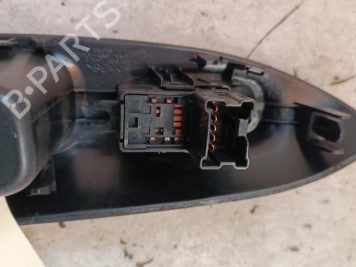 right-rear-window-switch-nissan-juke-f15-2010-2011-2012-2013-2014-2015-2016-2017-2018-2019-34325867 main image