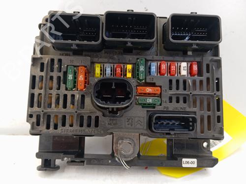Used Fuse box Fuse box 37673471 37673471