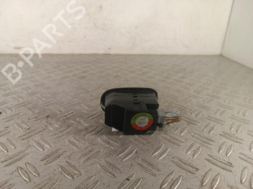 Used Left front window switch Left front window switch PEUGEOT 206 Hatchback (2A/C) 1.4 i (75 hp) 34317050 34317050