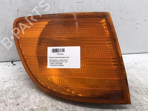 Used Right front indicator Right front indicator MERCEDES-BENZ VITO Bus (W638) 108 CDI 2.2 (638.194) (82 hp) 35934629 35934629