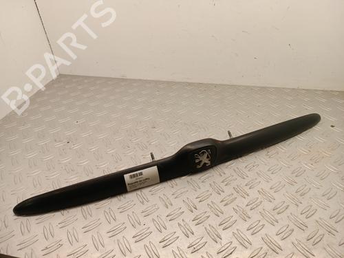 Pynteliste til bagklap Pynteliste til bagklap PEUGEOT 206 Hatchback (2A/C) 1.9 D (69 hp) 34310223 34310223