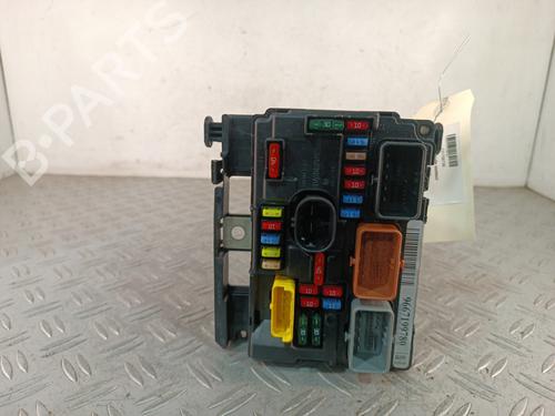 Used Fuse box Fuse box 38931395 38931395
