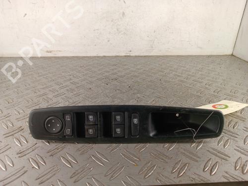 left-front-window-switch-renault-megane-iii-hatchback-bz01_-b3_-2008-34317127 main image