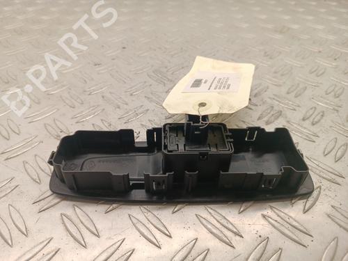 Højre bagtil elrude kontakt Højre bagtil elrude kontakt RENAULT SCÉNIC IV (J9_) 1.3 TCe 160 (163 hp) 34310249 34310249