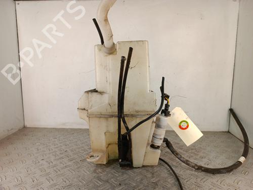 Used Windscreen washer tank Windscreen washer tank VOLVO XC90 I (275) D5 AWD (185 hp) 34319376 34319376