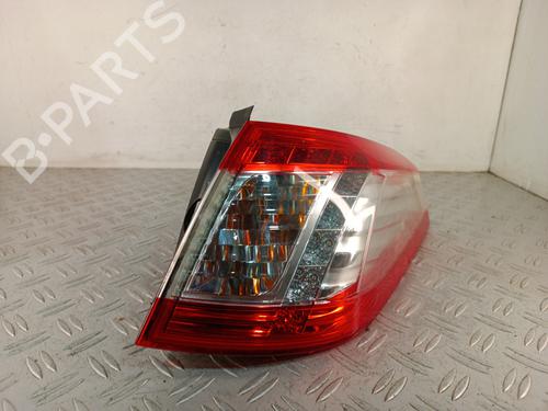 Used Right taillight Right taillight 37157200 37157200