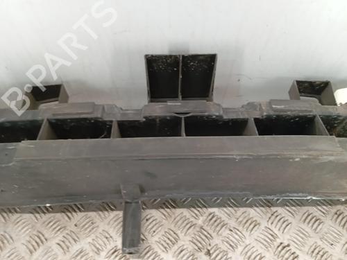 Kofangerbeslag bag Kofangerbeslag bag RENAULT CLIO IV (BH_) 1.2 TCe 120 (BHM0) (120 hp) 37632551 37632551
