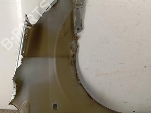 Guarda-lamas esquerdo Guarda-lamas esquerdo TOYOTA COROLLA Verso (ZER_, ZZE12_, R1_) 2.2 D-4D (AUR10_, AUR10R) (136 hp) 35796070 35796070