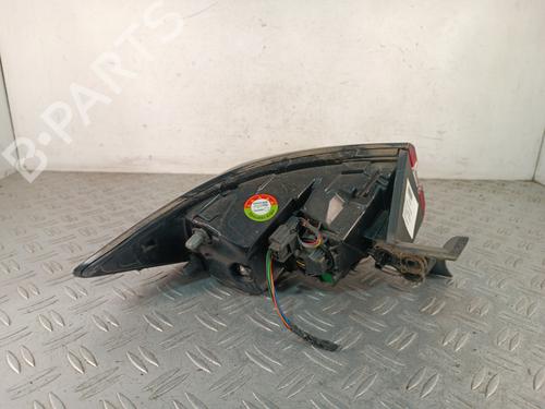 right-taillight-renault-clio-iv-bh_-2012-2013-2014-2015-2016-2017-2018-2019-2020-2021-36760712 main image