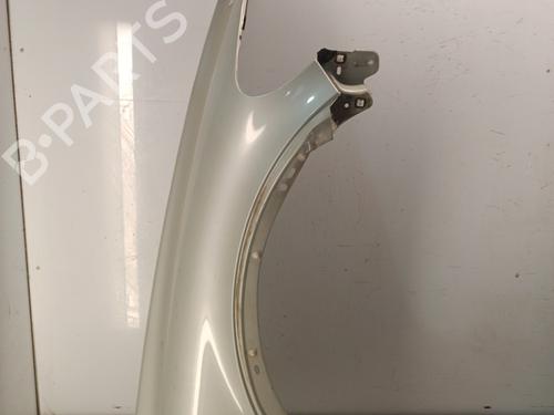 Used Right front fenders Right front fenders VOLVO C30 (533) 2.0 D (136 hp) 34319074 34319074