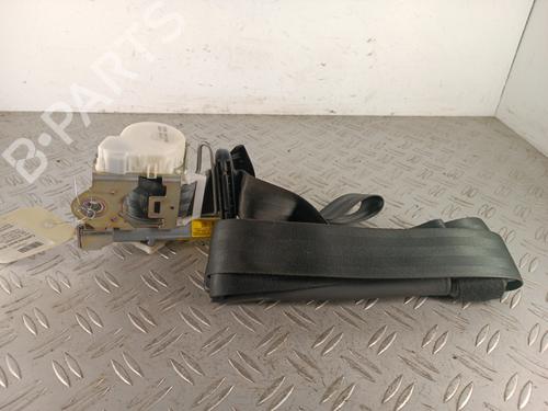 front-right-seatbelt-fiat-500l-351_-352_-2012-34311456 main image