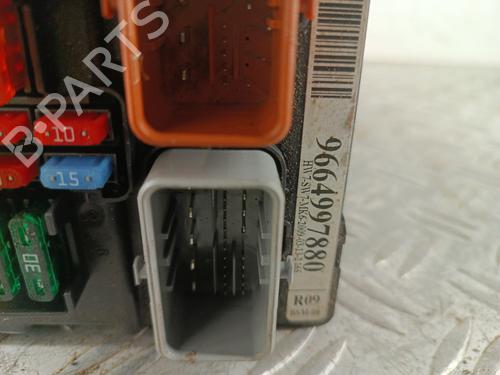 fuse-box-citroen-c3-picasso-sh_-2008-34316821 main image