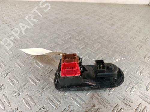 Used Left front window switch Left front window switch RENAULT MASTER II Bus (JD) [1997-2010] 34319742 34319742