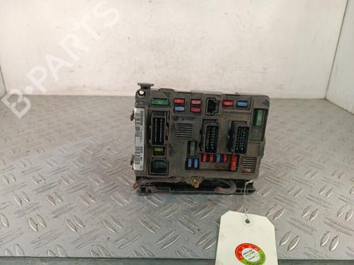 Used Fuse box Fuse box 38102038 38102038