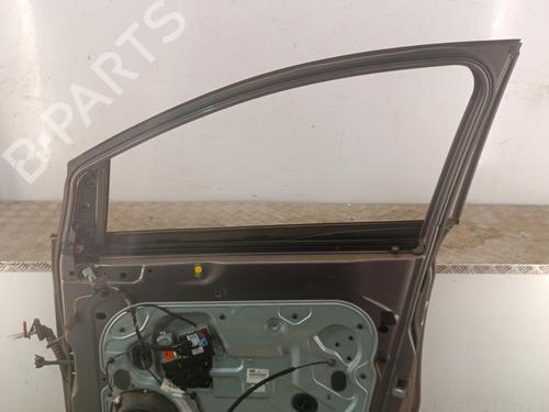 Used Right front door Right front door 37157244 37157244