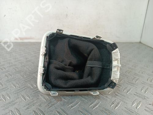 Used Shift knob Shift knob CITROËN C3 III (SX) 1.2 THP 110 (SXHNPS, SXHNZT, SXHNZ6) (110 hp) 34318323 34318323
