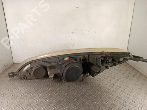 Used Right headlight Right headlight PEUGEOT 407 SW (6E_, 6D_) 2.0 (136 hp) 34315832 34315832
