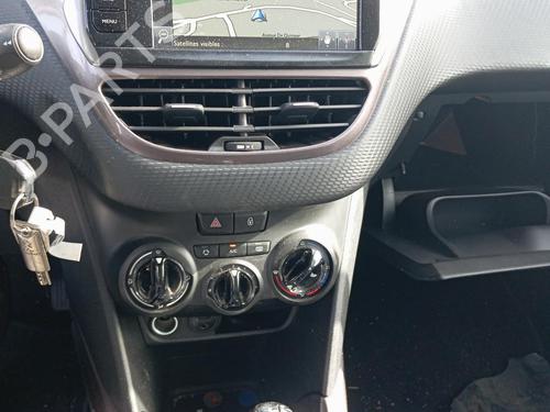 display-monitor-peugeot-2008-i-cu_-2013-34318350 main image