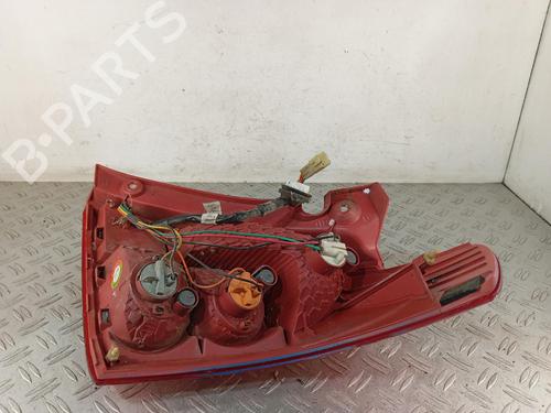 Farolim esquerdo Farolim esquerdo SUZUKI SWIFT III (MZ, EZ) 1.3 DDiS (RS413D) (75 hp) 39759662 39759662
