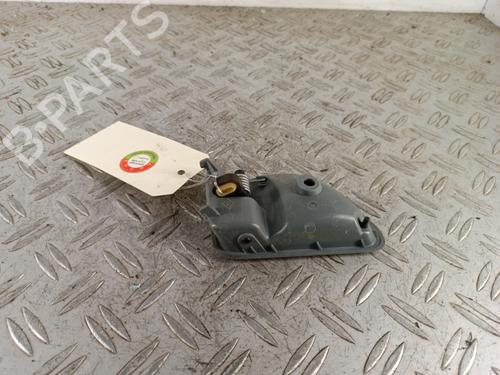 Højre fortil invendig håndtag Højre fortil invendig håndtag RENAULT TWINGO I (C06_) 1.2 (C066, C068) (58 hp) 34313386 34313386